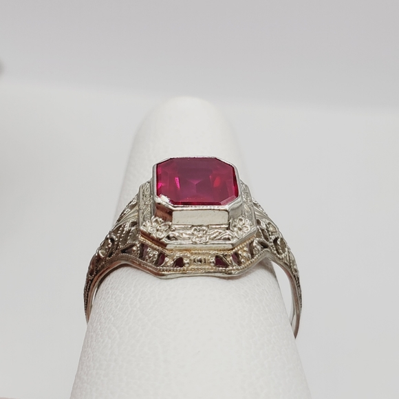 10k Solid White Gold Ruby Filigree Vintage Flower Ring - Picture 2 of 10